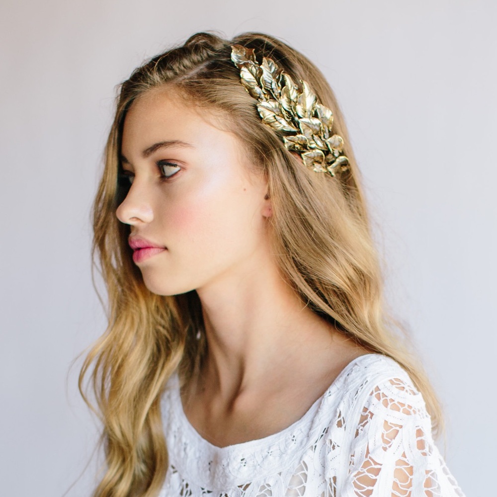 Hemingway hair comb - bridal Comb Untamed Petals